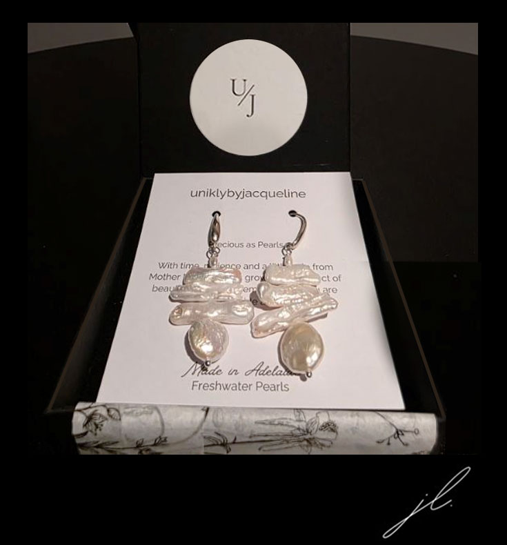 LUCY PEARLS EARRINGS - Image 2