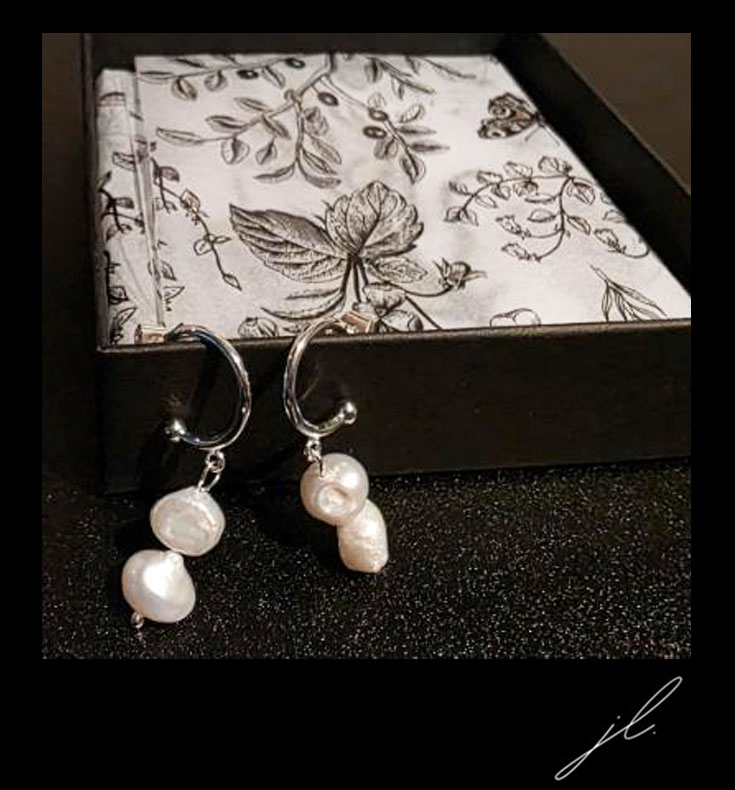 ELLIE PEARLS EARRINGS