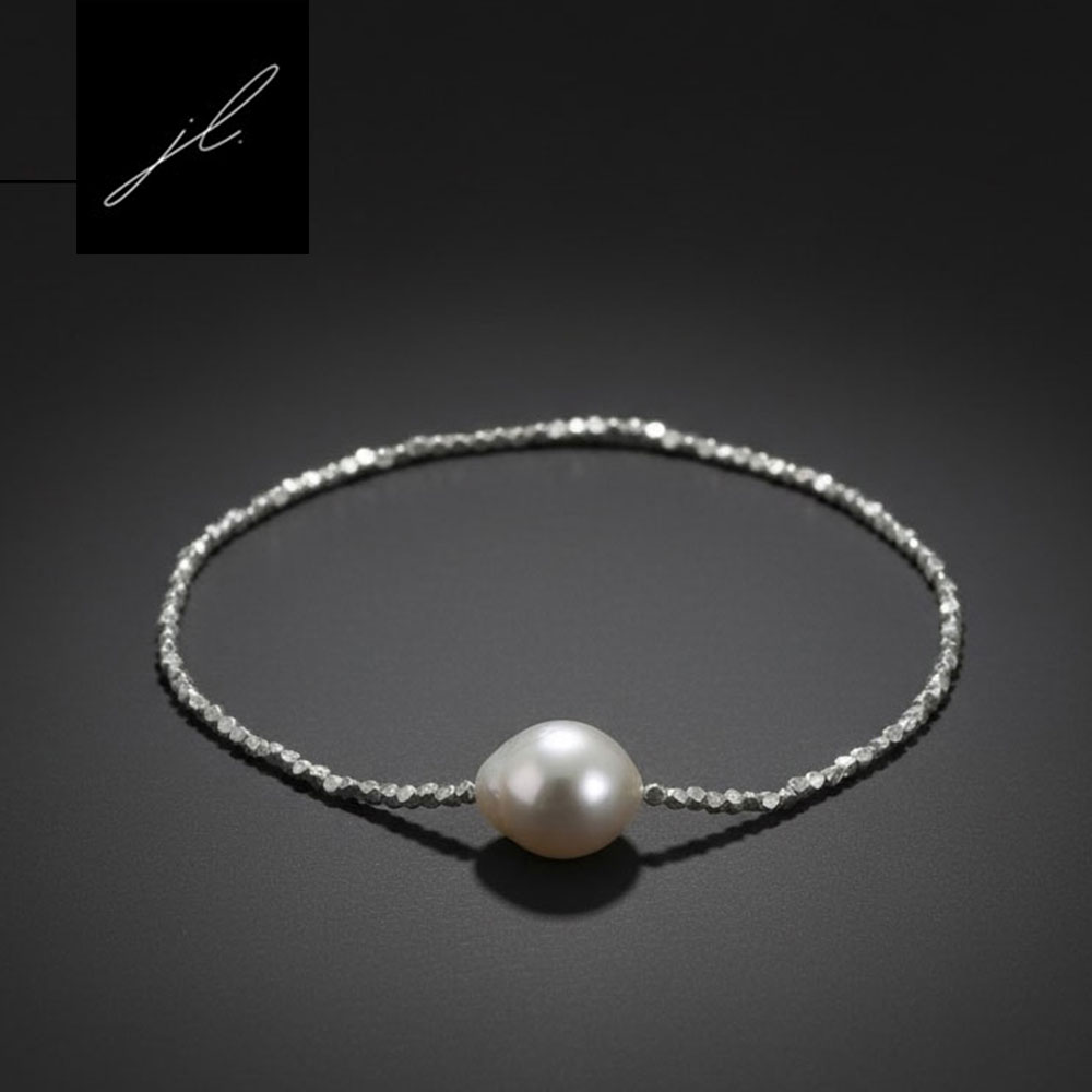 ADELE PEARL NECKLACE