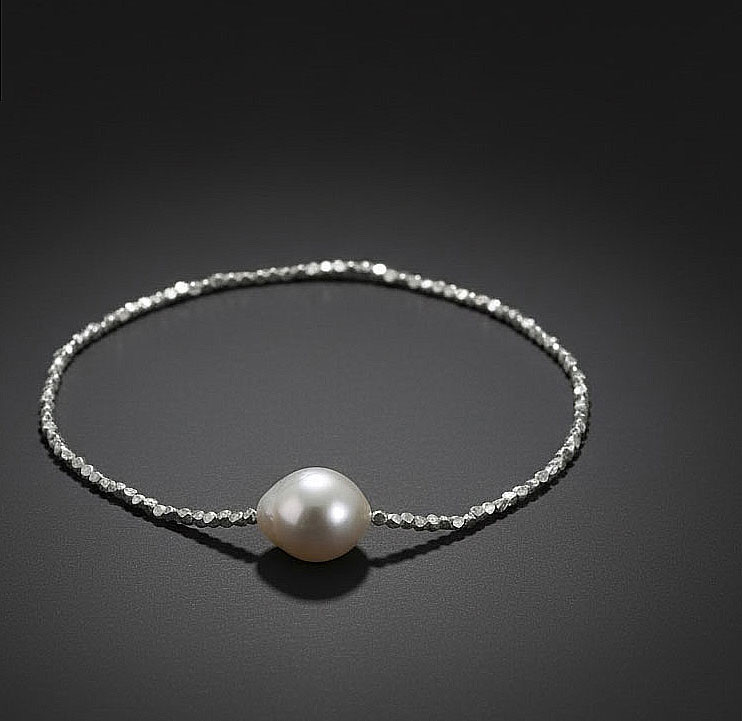 ISLA PEARL-BRACELET-D ADELE PEARL NECKLACE